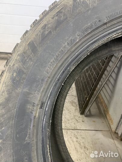 Bridgestone Blizzak Spike-01 225/65 R17