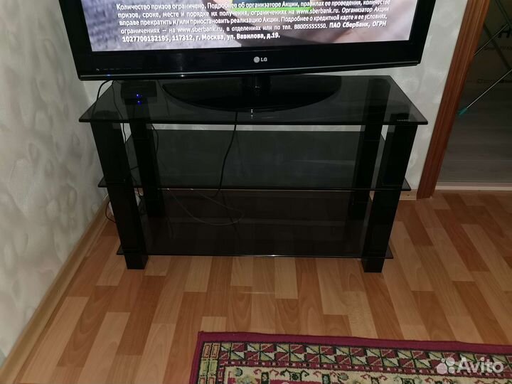 Стеклянная тумба под тв