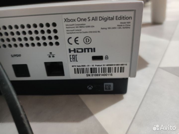 Xbox One s 1tb без геймпада