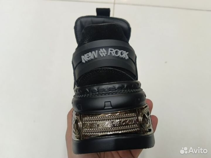 New rock tank зимние