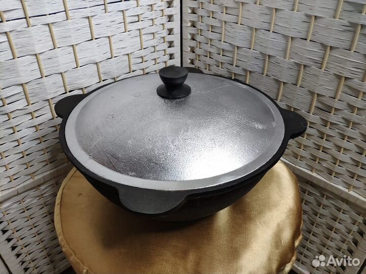 Казан узбекский,из чугуна 10 л с круглым дном