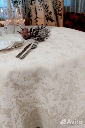 Не продано новая скатерть пр- во Россия