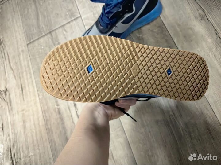 Кроссовки на мальчика