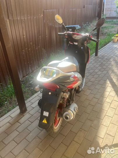 Мопед скутер