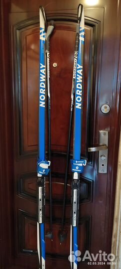 Продам беговые лыжи (длина 190 см) в комплекте