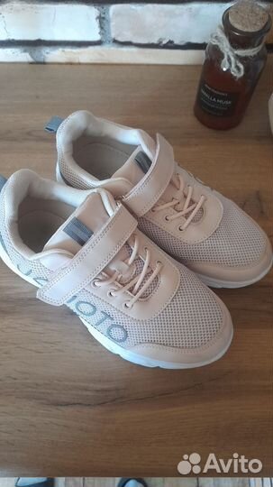 Кроссовки на девочку