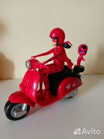 Леди Баг и Тики на мотоцикле и настольная игра