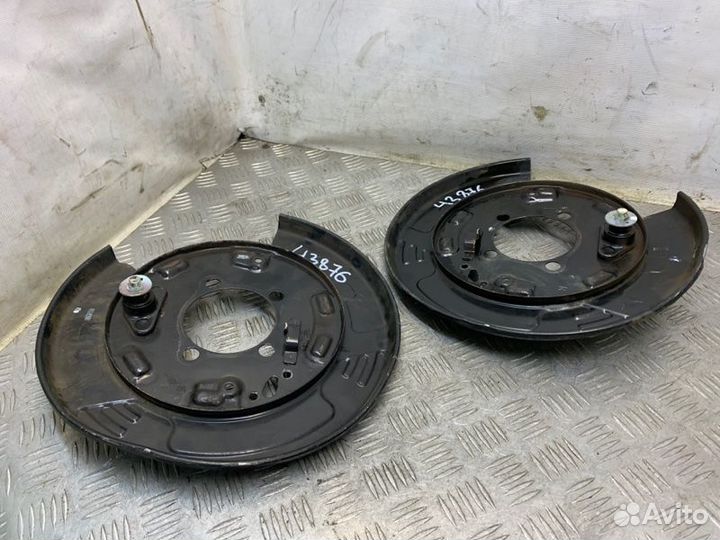 Щит опорный задний Toyota Highlander GSU55 2grfe