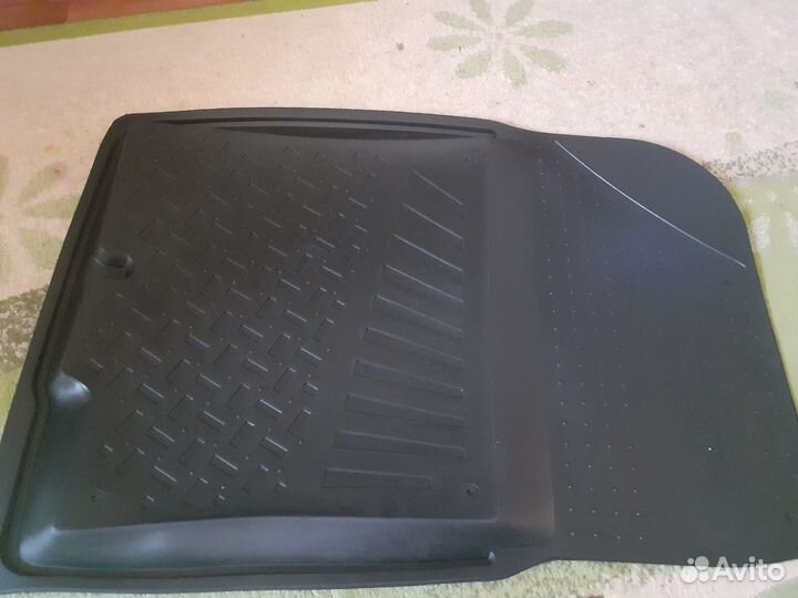 Коврик резиновый передний пассажирский рио/Солярис