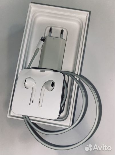 Смартфон Apple iPhone XR 64GB RED