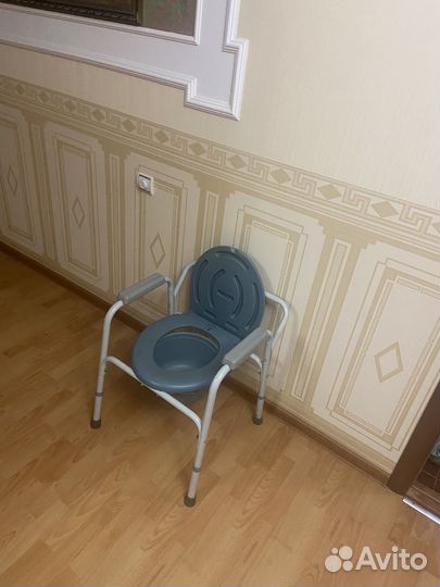 Санитарный стул туалет