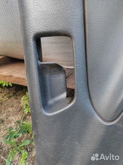Дверные карты Toyota Matrix E130