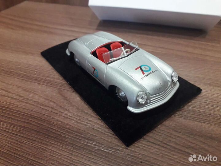 Игрушка- машинка 