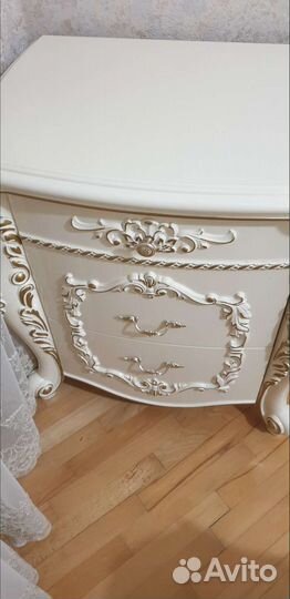 Тумба прикроватная