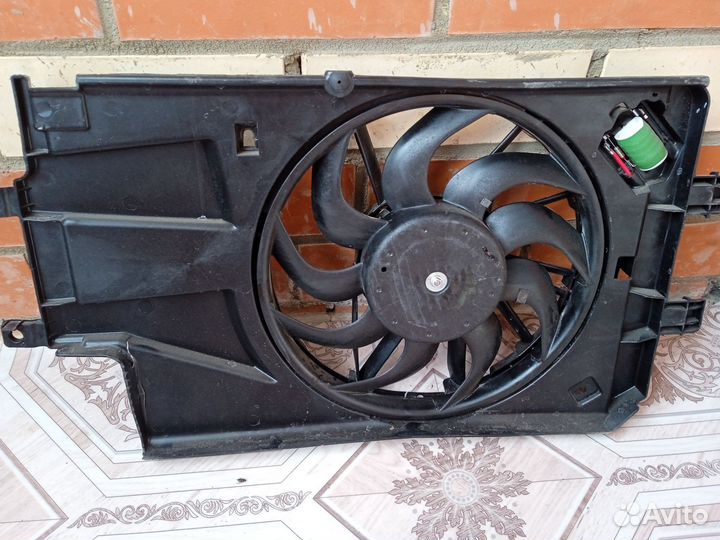 Электровентилятор охлаждения радиатора