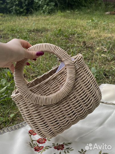 Сумка женская плетеная с круглыми ручками. Ручная