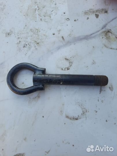 Буксировочный крюк логан