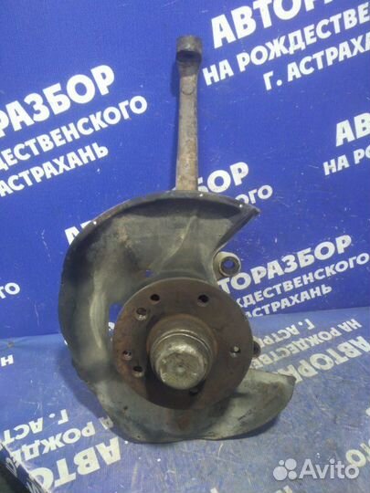 Передний правый поворотный кулак Mercedes-Benz