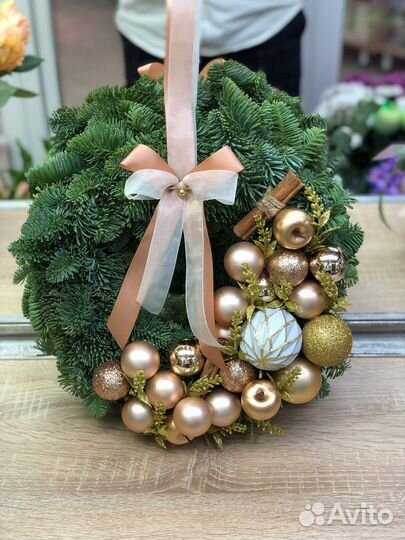 Новогодний венок на дверь