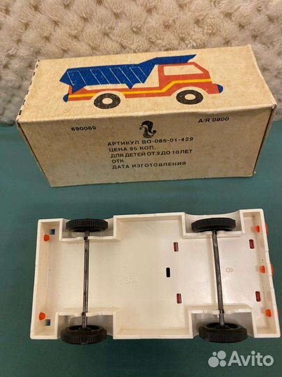 Игрушка Машина самосвал СССР винтаж