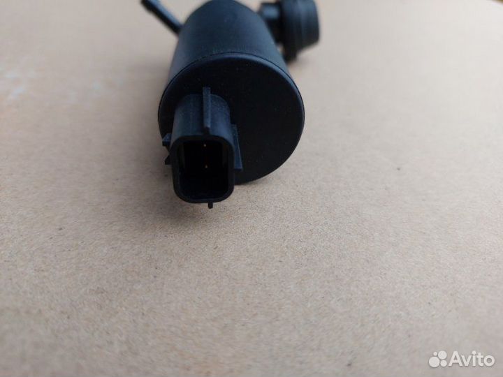 Мотор омывателя лобового стекла Toyota Avensis