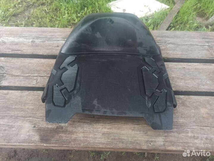 Задний фонарь в сборе и крышка туннеля Ski-doo