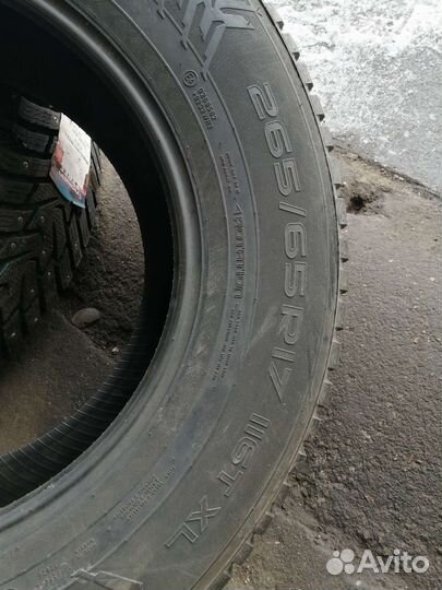 Nokian Tyres Hakkapeliitta 8 SUV 265/65 R17
