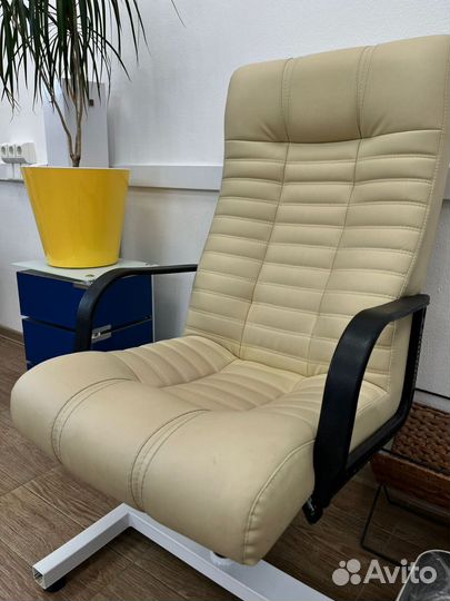 Педикюрное кресло на гидравлике