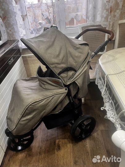 Детская прогулочная легкая коляска б/у