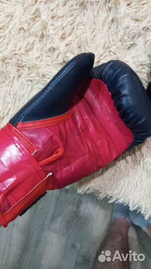 Боксерские перчатки