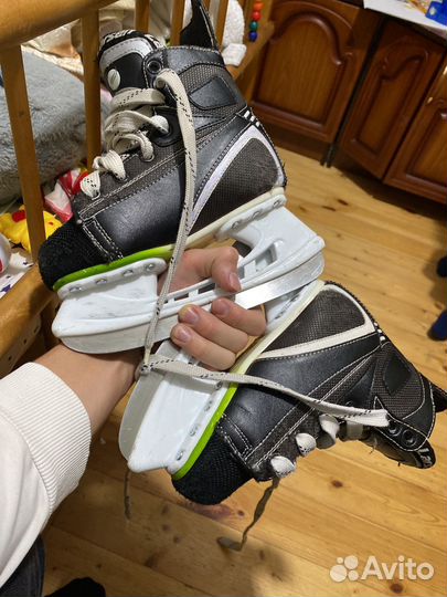 Детские хоккейные коньки Larsen