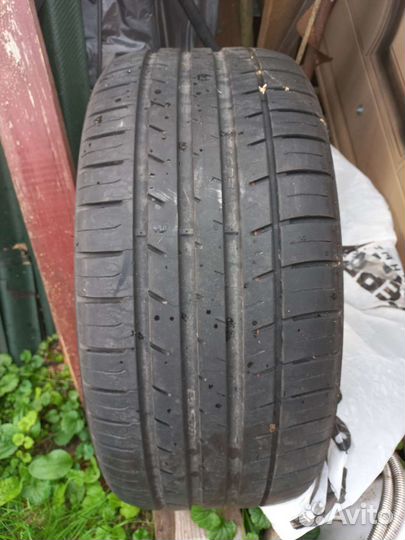Kumho 975 245/40 R19
