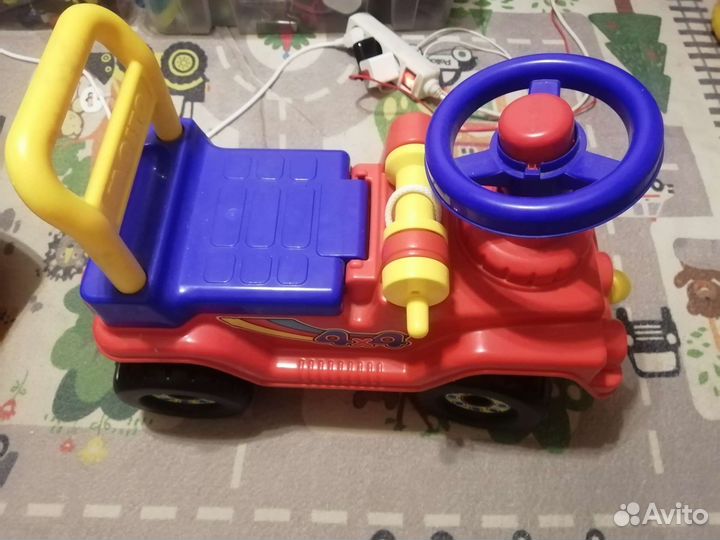 Машинка каталка molto 4x4