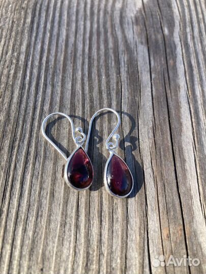 Серьги с камнями в серебре