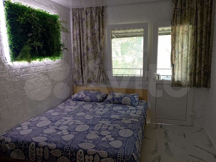 Комната 10 м² в 6-к., 1/2 эт.