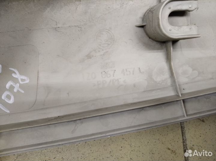 Обшивка стойки Octavia (A5 1Z) 2004-2013