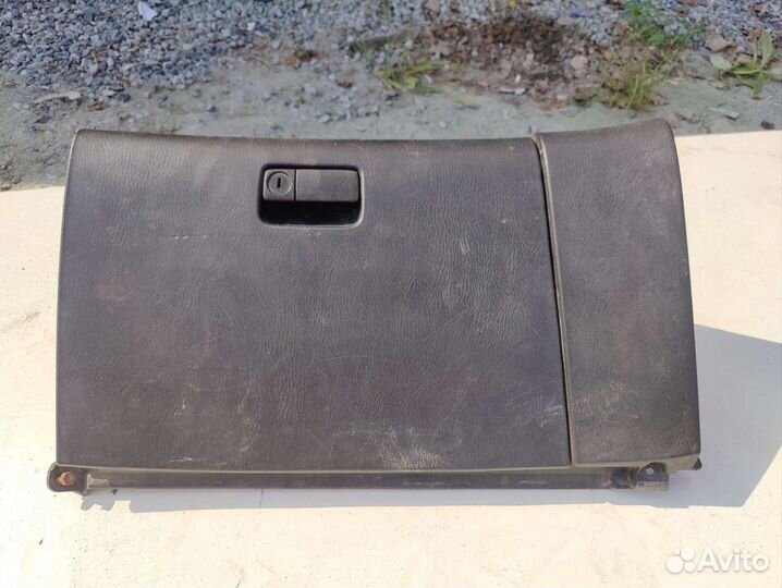 Бардачок nissan maxima A33