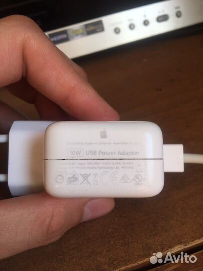 Зарядка на iPhone и наушники ориг