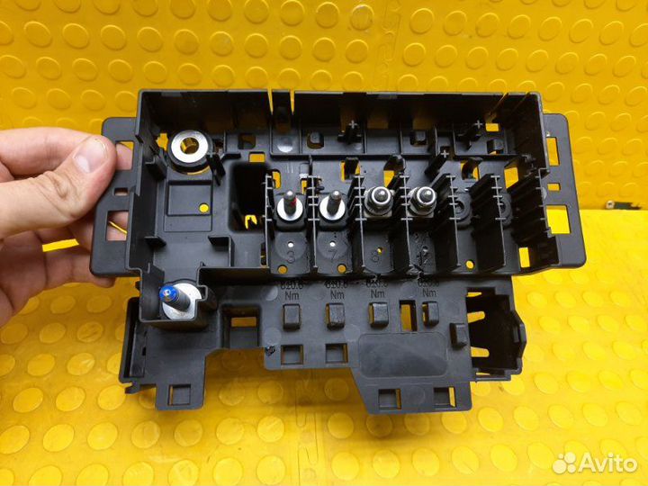 Корпус блока предохранителей Mercedes-Benz Gle 450