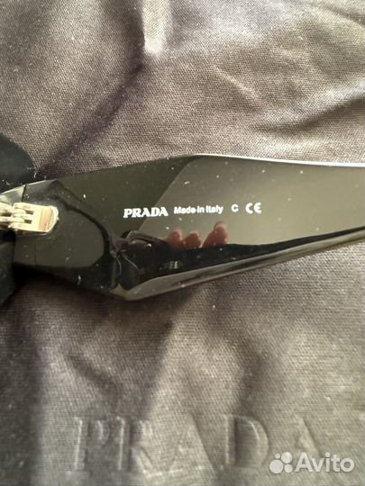 Солнцезащитные очки женские prada
