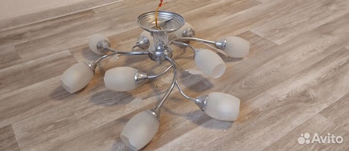 Продаётся люстра