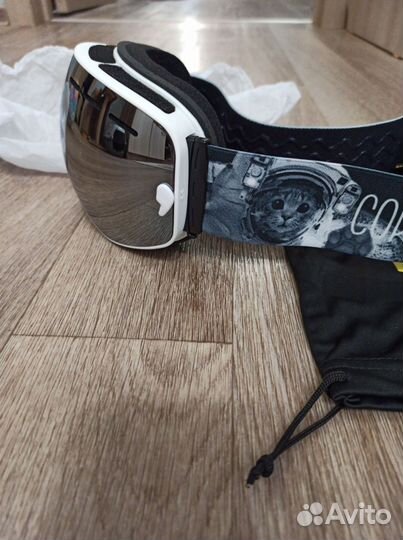 Горнолыжные очки, маски, шлема