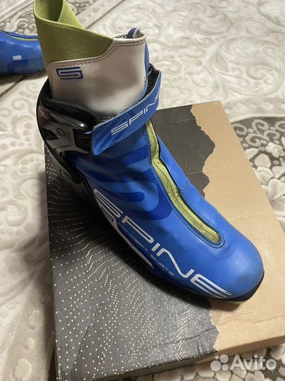 Лыжные ботинки коньковые spine