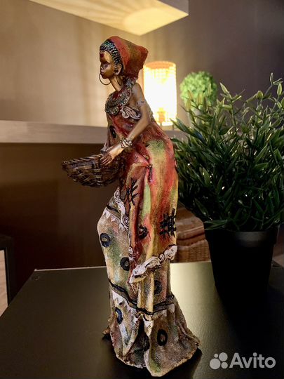 Фигурка Африканка