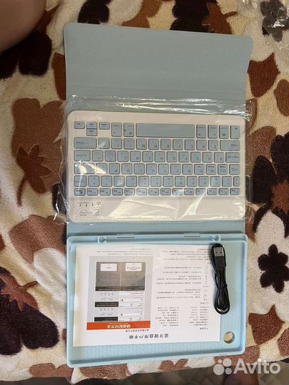 Чехол huaibx Samsung Tab A8 с русской клавиатурой