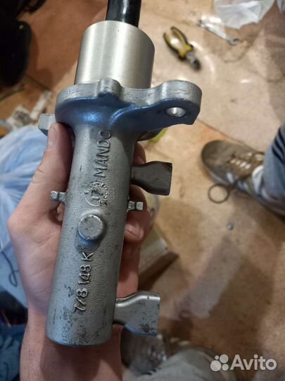 Главный тормозной цилиндр с ABS