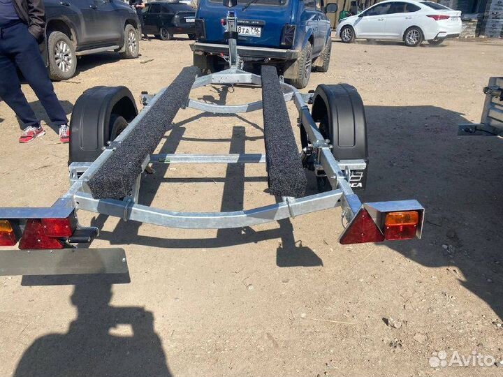 Прицеп для гидроциклов 81771С.101 с опорным колесо