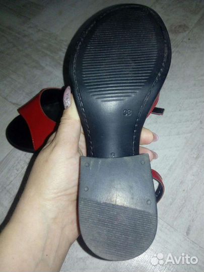 Босоножки 37