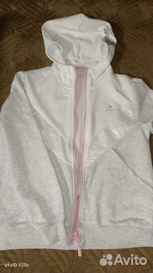 Продаю спортивный костюм для девочки