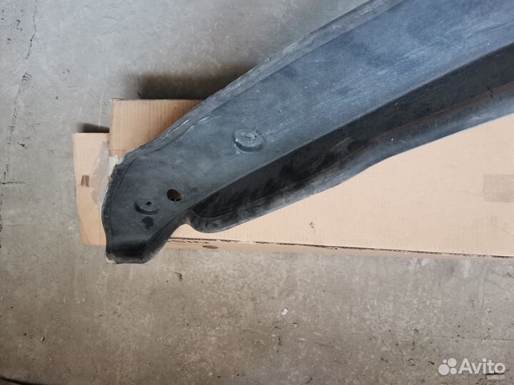 Накладка правая mercedes benz GL-class X166 (2012)